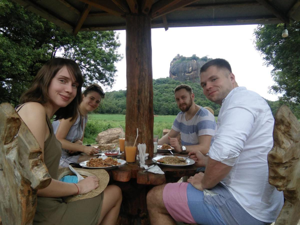 Amaya River Side Homestay Sigiriya Dış mekan fotoğraf